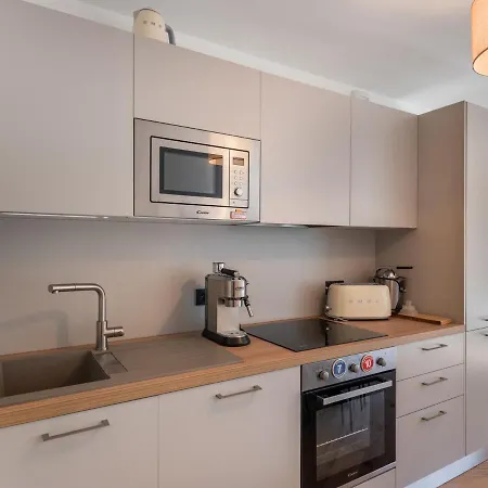 شقة Fonctionnel A Avec Parking - Fr-1-563-138 *