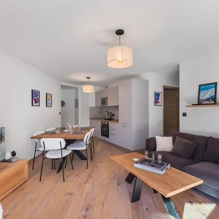 Récent, Proche Des Pistes Avec Balcon Et Parking à - Fr-1-563-138 * Courchevel